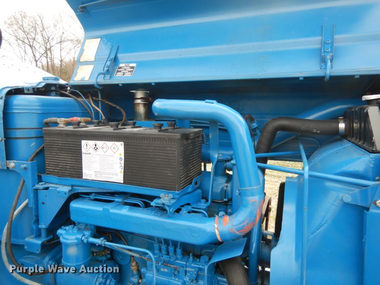 image for item JI9326 1972 Ford 7000  tractor