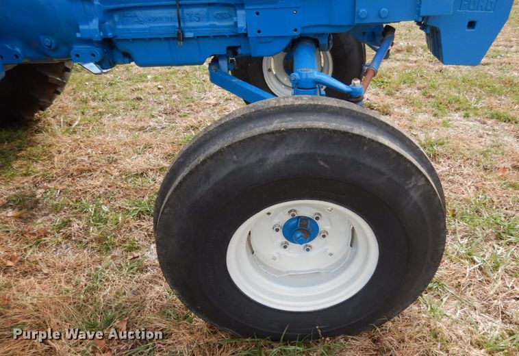 image for item JI9326 1972 Ford 7000  tractor