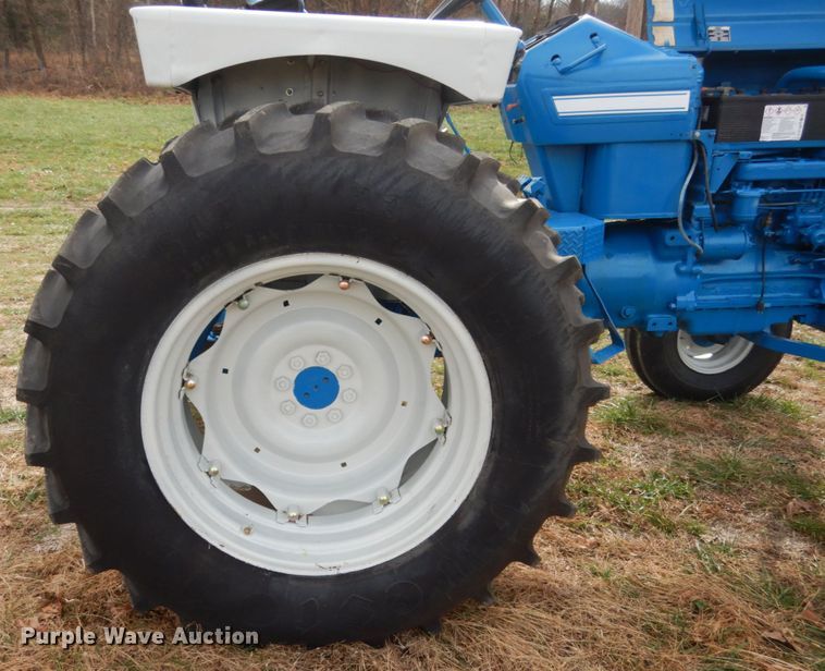 image for item JI9326 1972 Ford 7000  tractor