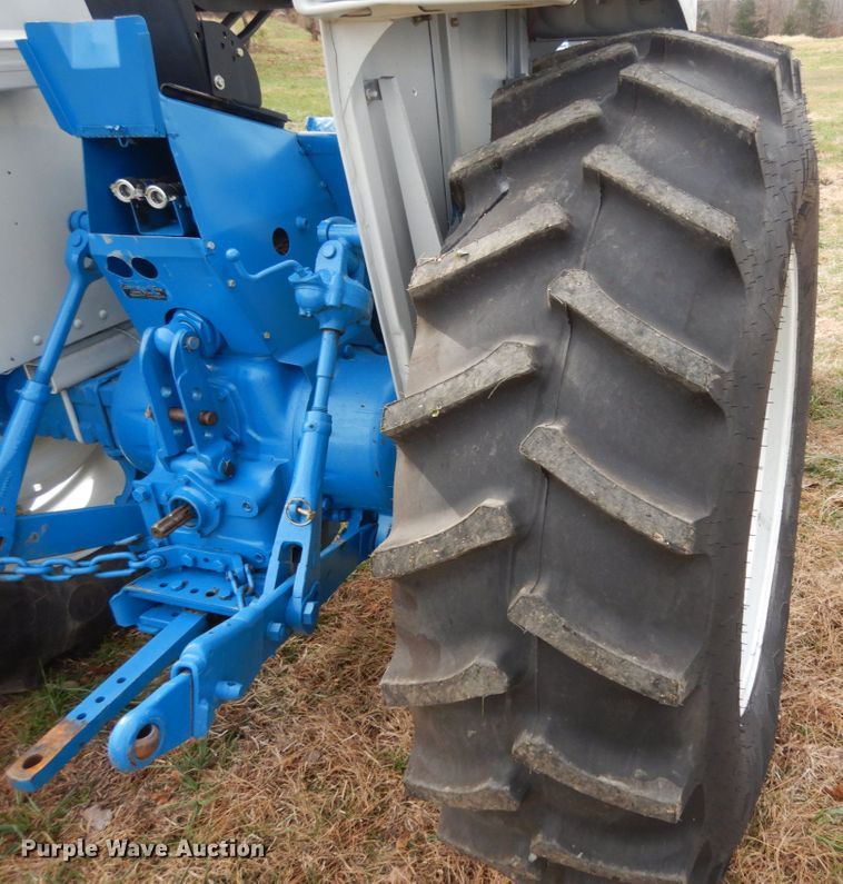 image for item JI9326 1972 Ford 7000  tractor