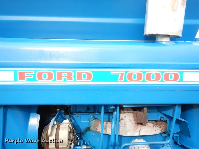 image for item JI9326 1972 Ford 7000  tractor