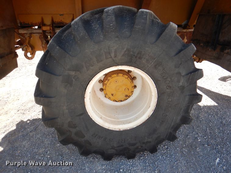 image for item JS9773 Ag-Chem TerraGator 8104  applicator