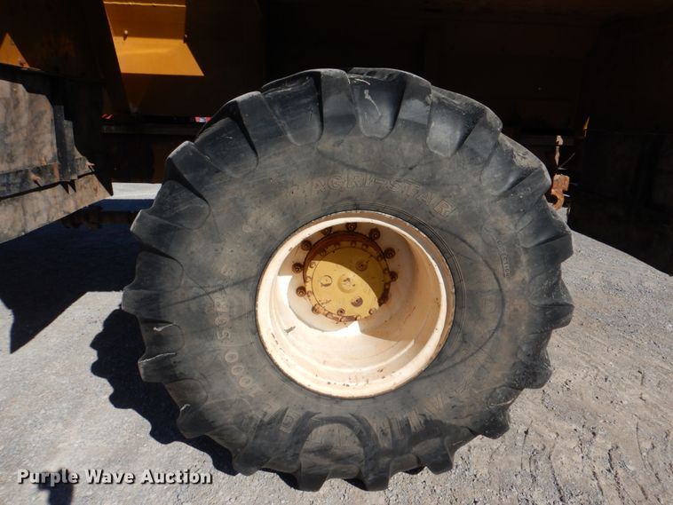 image for item JS9773 Ag-Chem TerraGator 8104  applicator