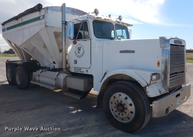 image for item JS9775 1988 Freightliner FC60  fertilizer delivery truck