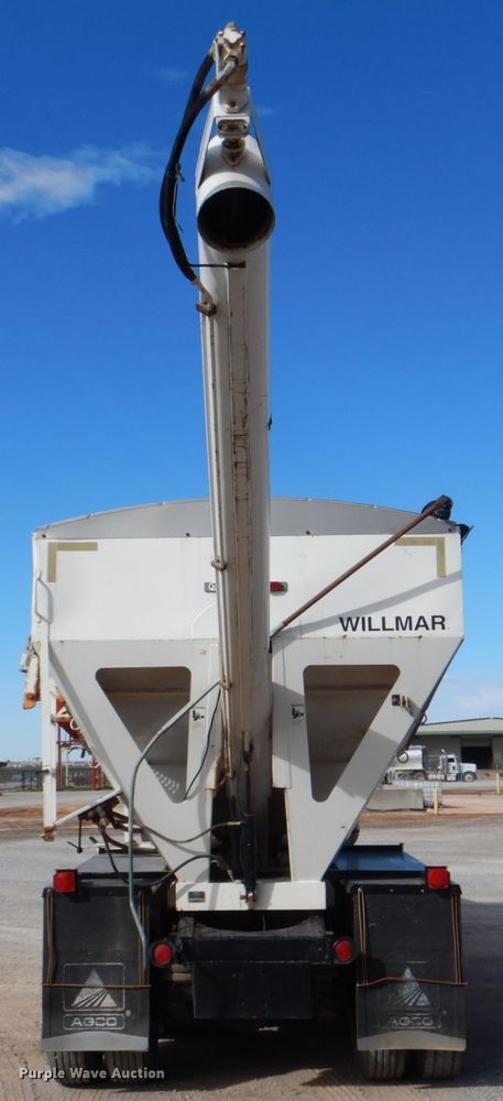 image for item JS9775 1988 Freightliner FC60  fertilizer delivery truck