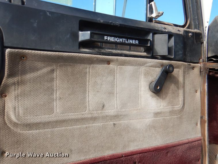 image for item JS9775 1988 Freightliner FC60  fertilizer delivery truck