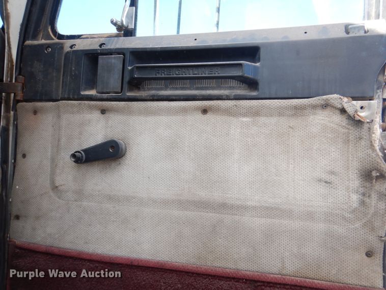 image for item JS9775 1988 Freightliner FC60  fertilizer delivery truck