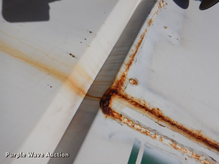 image for item JS9775 1988 Freightliner FC60  fertilizer delivery truck