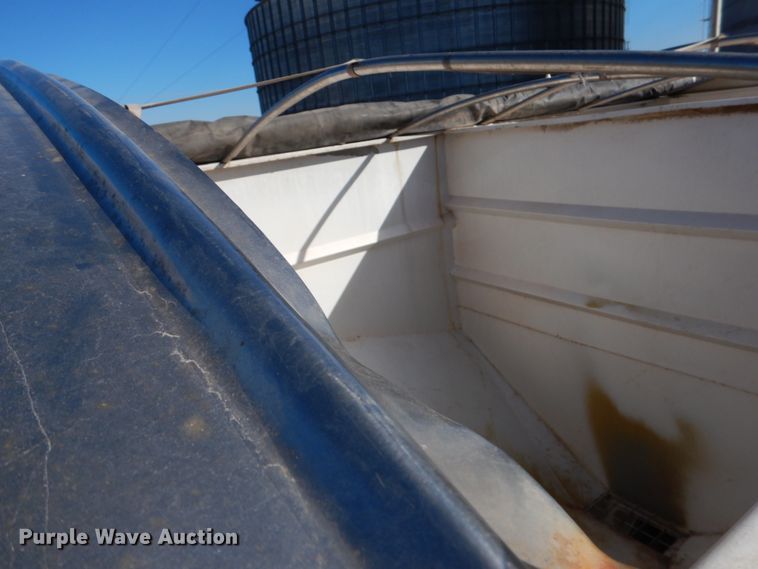 image for item JS9775 1988 Freightliner FC60  fertilizer delivery truck