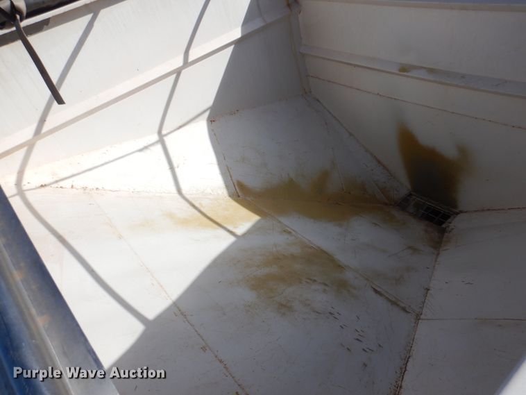 image for item JS9775 1988 Freightliner FC60  fertilizer delivery truck