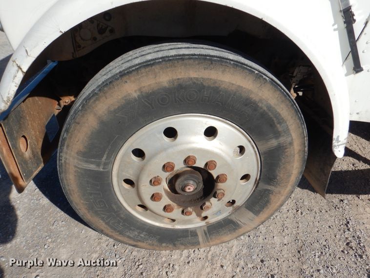 image for item JS9775 1988 Freightliner FC60  fertilizer delivery truck