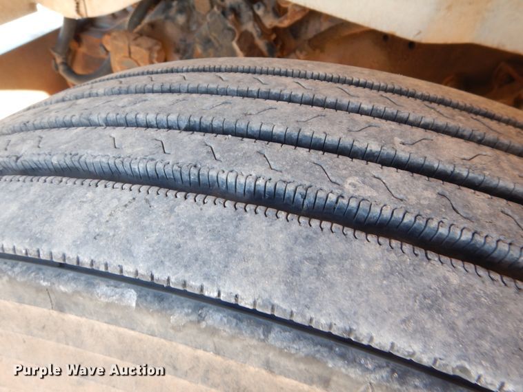 image for item JS9775 1988 Freightliner FC60  fertilizer delivery truck