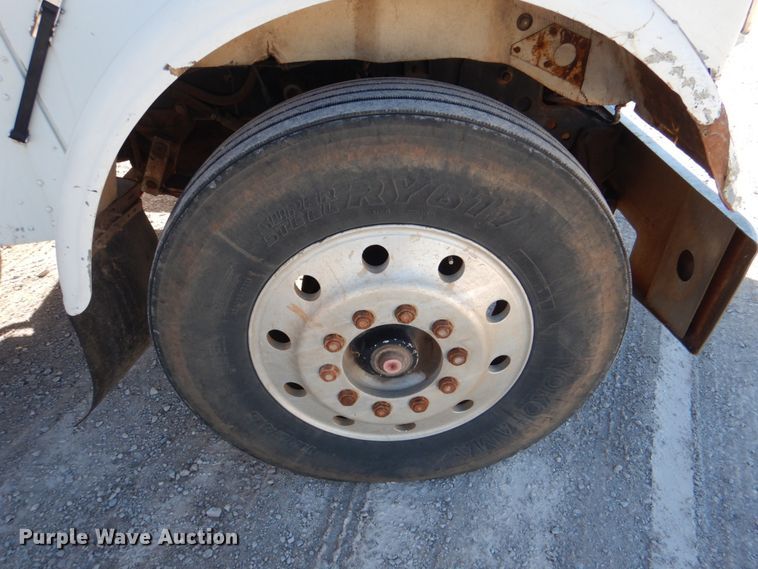 image for item JS9775 1988 Freightliner FC60  fertilizer delivery truck