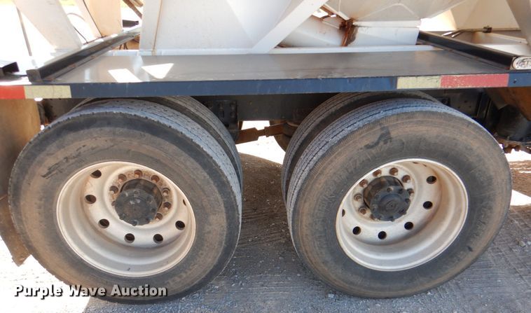 image for item JS9775 1988 Freightliner FC60  fertilizer delivery truck