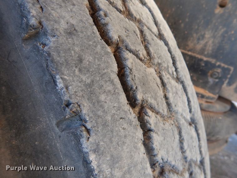 image for item JS9775 1988 Freightliner FC60  fertilizer delivery truck