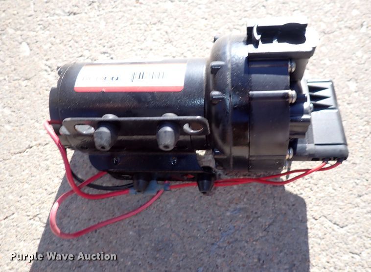 image for item JU9071 (2) pumps