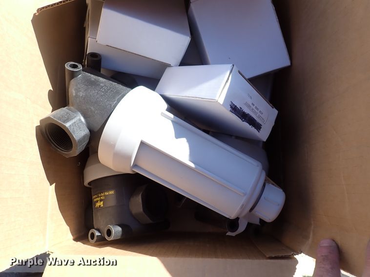 image for item JU9071 (2) pumps
