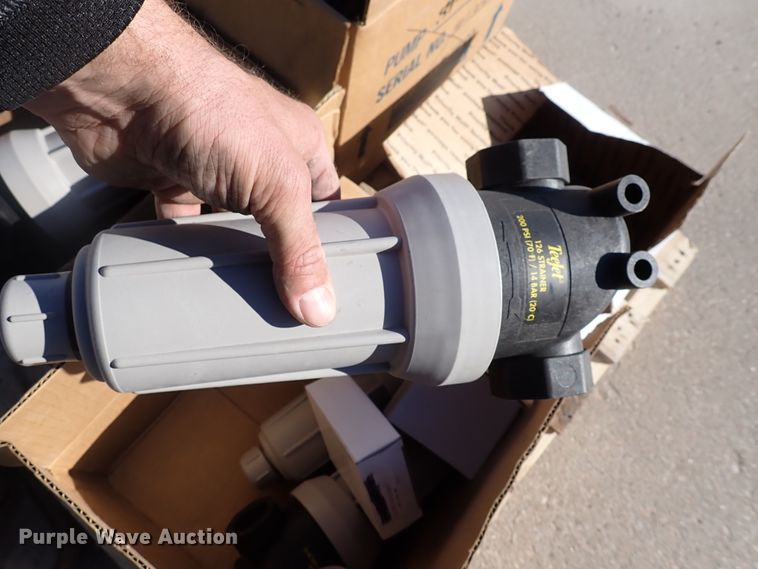 image for item JU9071 (2) pumps