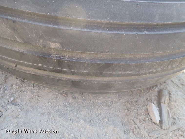 image for item JU9089 (9) tires