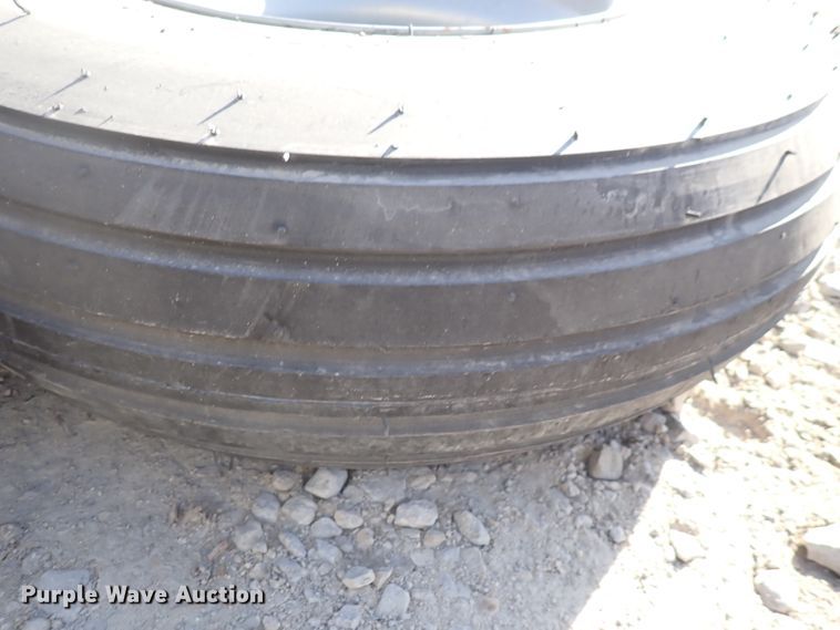 image for item JU9089 (9) tires