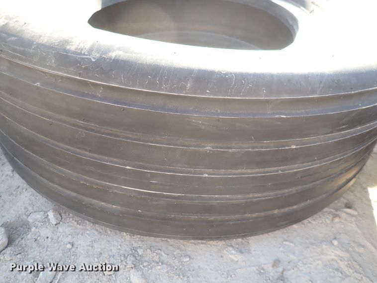 image for item JU9089 (9) tires