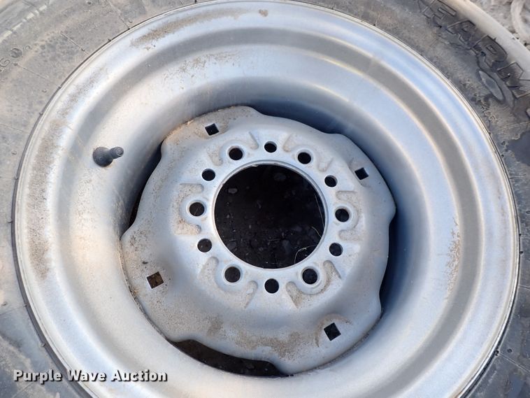 image for item JU9089 (9) tires