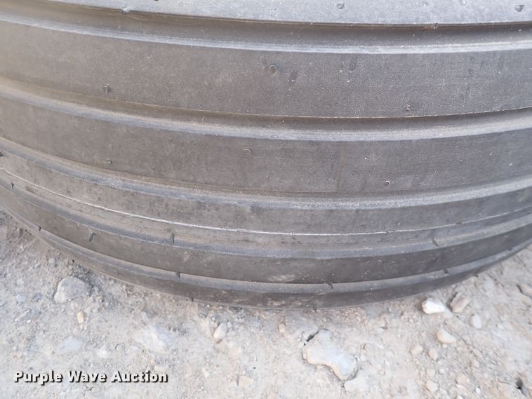 image for item JU9089 (9) tires