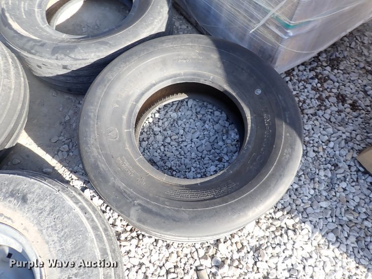 image for item JU9089 (9) tires