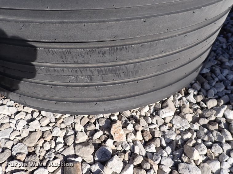 image for item JU9089 (9) tires