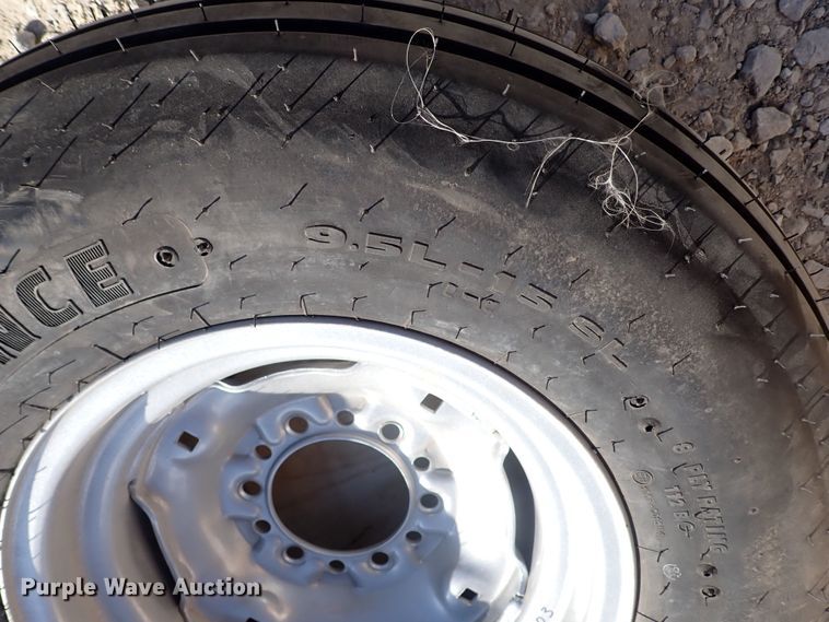 image for item JU9089 (9) tires