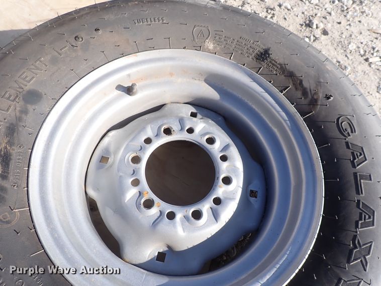 image for item JU9089 (9) tires