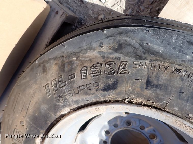 image for item JU9089 (9) tires