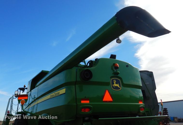image for item KO9530 2014 John Deere S660  RWA combine