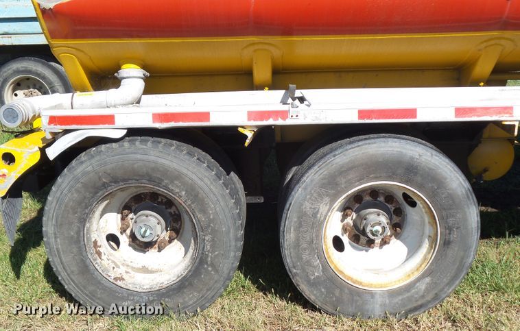 image for item DA7171 2004 Beall BAST-96-3-SB  tank trailer