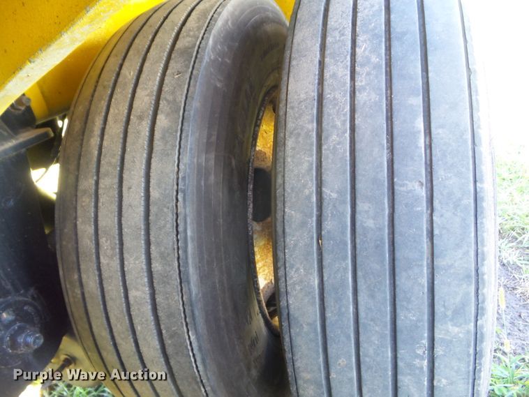 image for item DA7171 2004 Beall BAST-96-3-SB  tank trailer