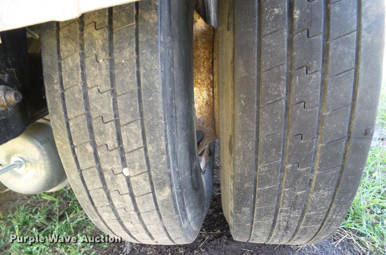 image for item DA7171 2004 Beall BAST-96-3-SB  tank trailer