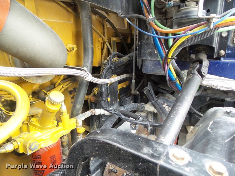 image for item DA7194 2004 Kenworth T2000  semi truck