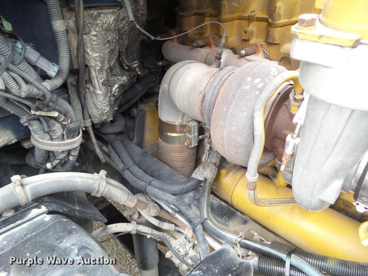 image for item DA7194 2004 Kenworth T2000  semi truck