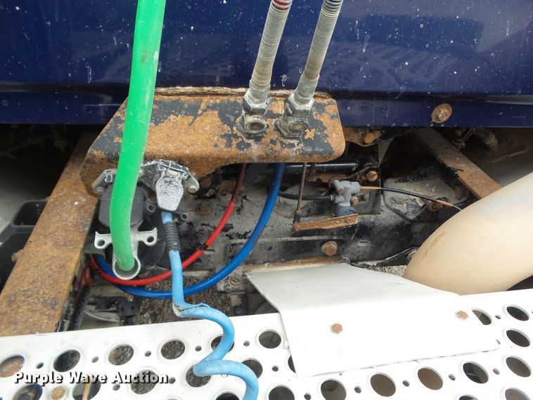 image for item DA7194 2004 Kenworth T2000  semi truck