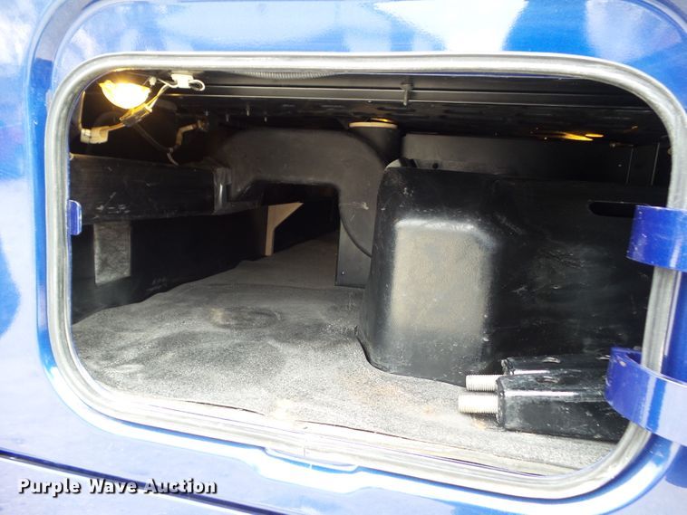 image for item DA7194 2004 Kenworth T2000  semi truck