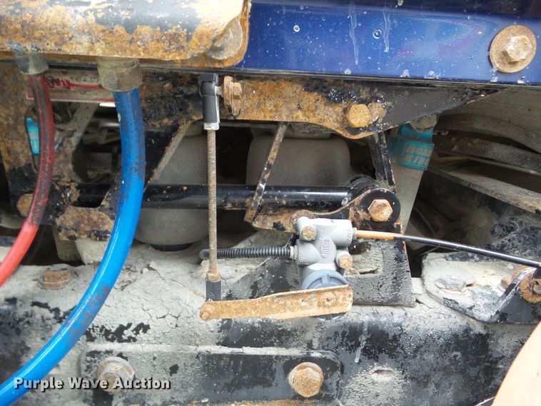 image for item DA7194 2004 Kenworth T2000  semi truck