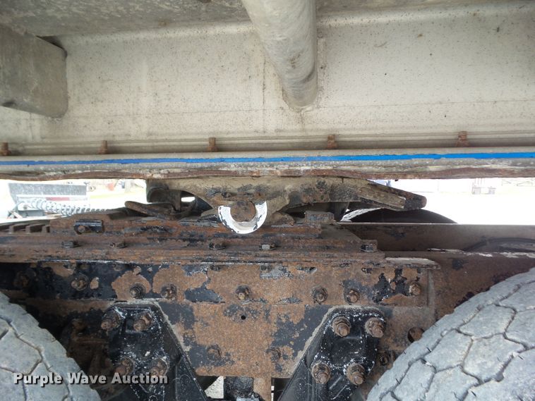 image for item DA7194 2004 Kenworth T2000  semi truck