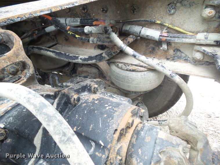 image for item DA7194 2004 Kenworth T2000  semi truck