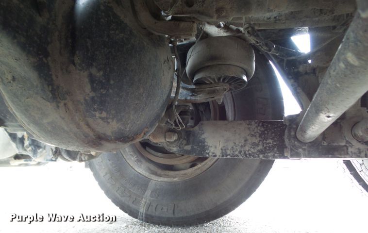 image for item DA7194 2004 Kenworth T2000  semi truck