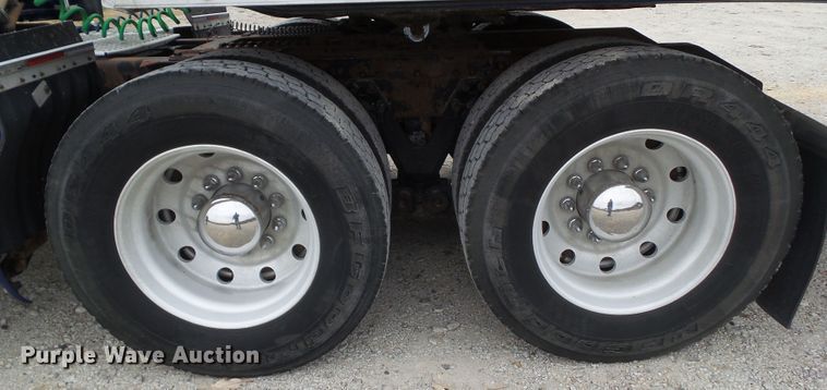 image for item DA7194 2004 Kenworth T2000  semi truck