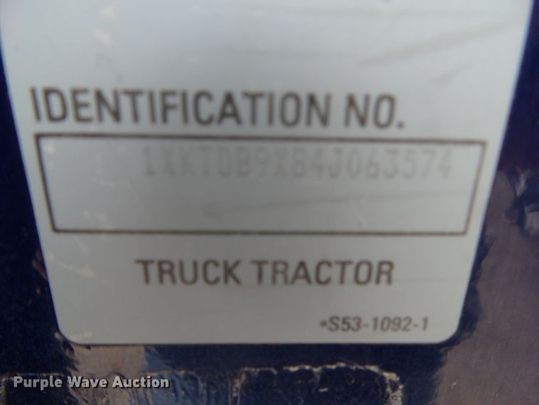 image for item DA7194 2004 Kenworth T2000  semi truck