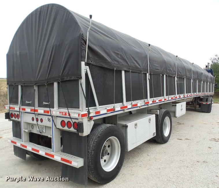 image for item DA7195 2006 East  flatbed trailer