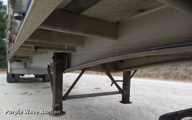 image for item DA7195 2006 East  flatbed trailer