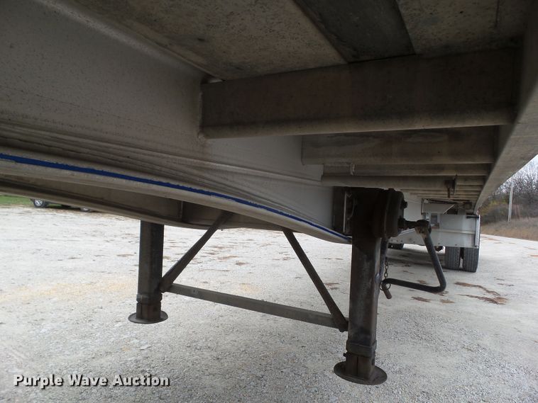 image for item DA7195 2006 East  flatbed trailer