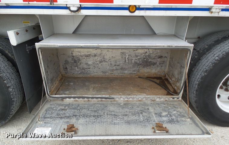 image for item DA7195 2006 East  flatbed trailer